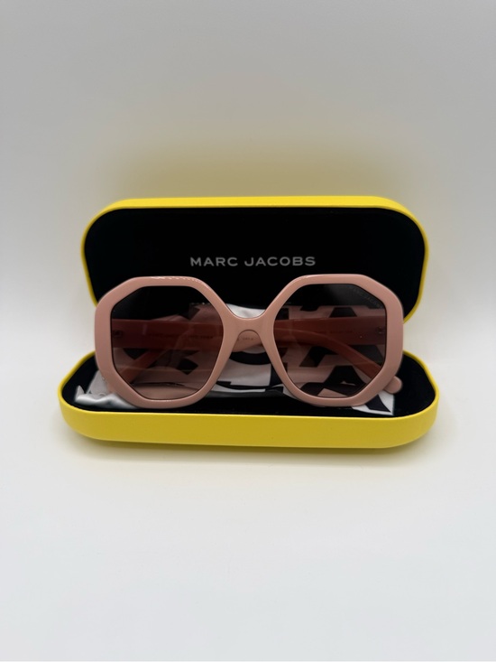Marc Jacobs MARC 659/S sunglasses in light pink LIKE NEW